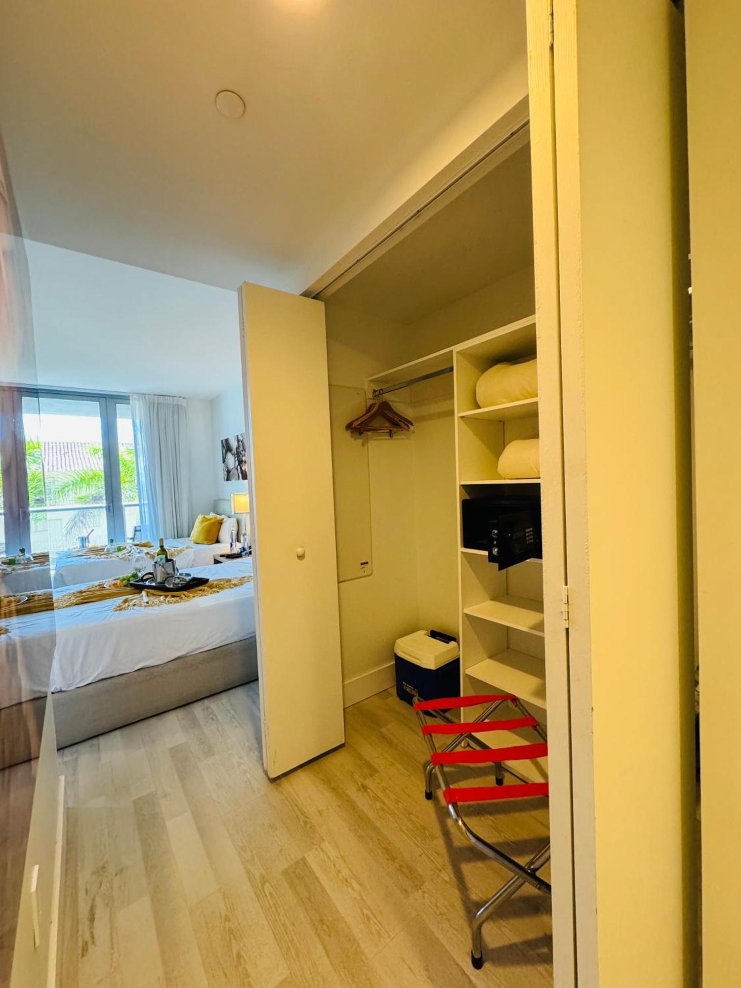 הלנדל ביץ' Beachwalk Resort & Condos מראה חיצוני תמונה