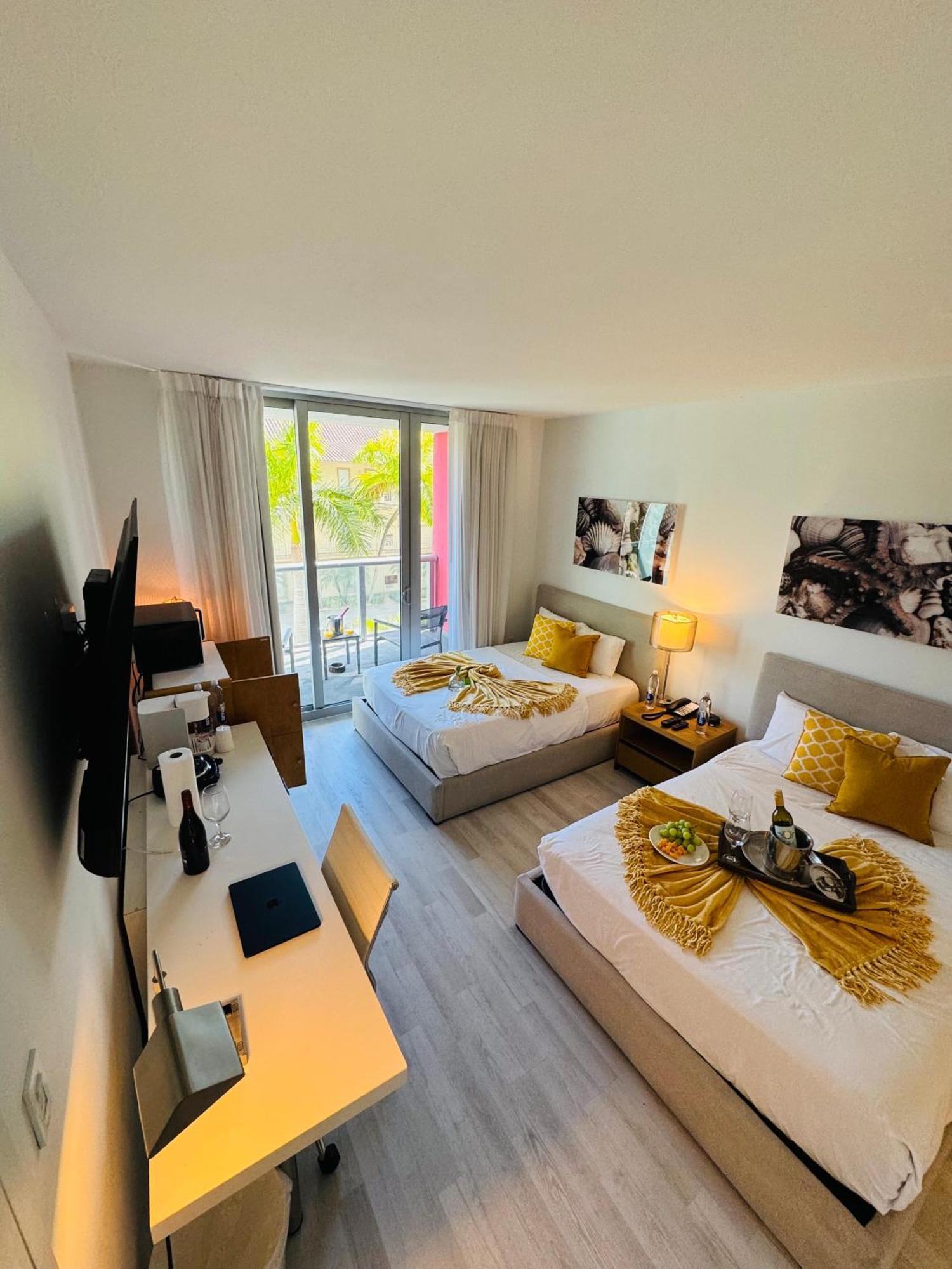 הלנדל ביץ' Beachwalk Resort & Condos מראה חיצוני תמונה