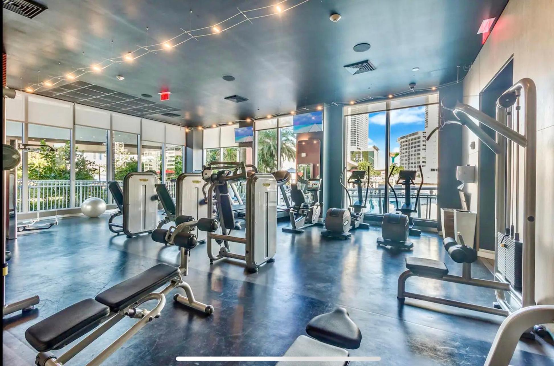 הלנדל ביץ' Beachwalk Resort & Condos מראה חיצוני תמונה