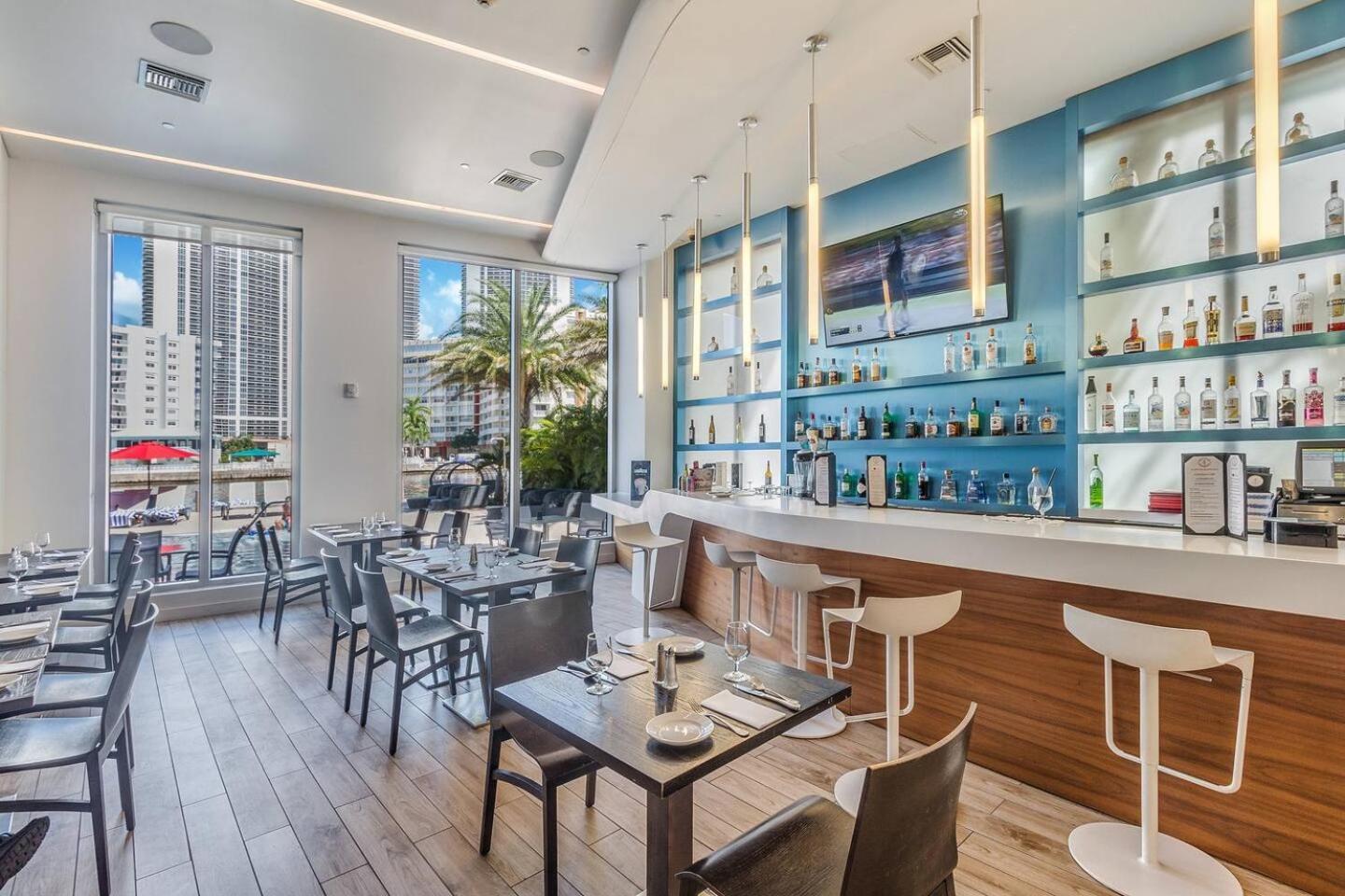 הלנדל ביץ' Beachwalk Resort & Condos מראה חיצוני תמונה